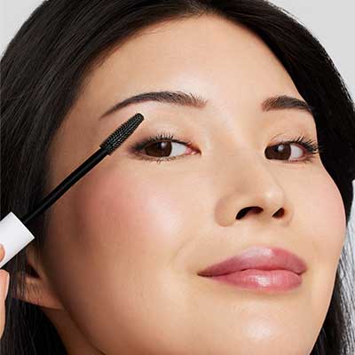 Brown vs. Black Mascara: Find the Perfect Match for Your Eyes